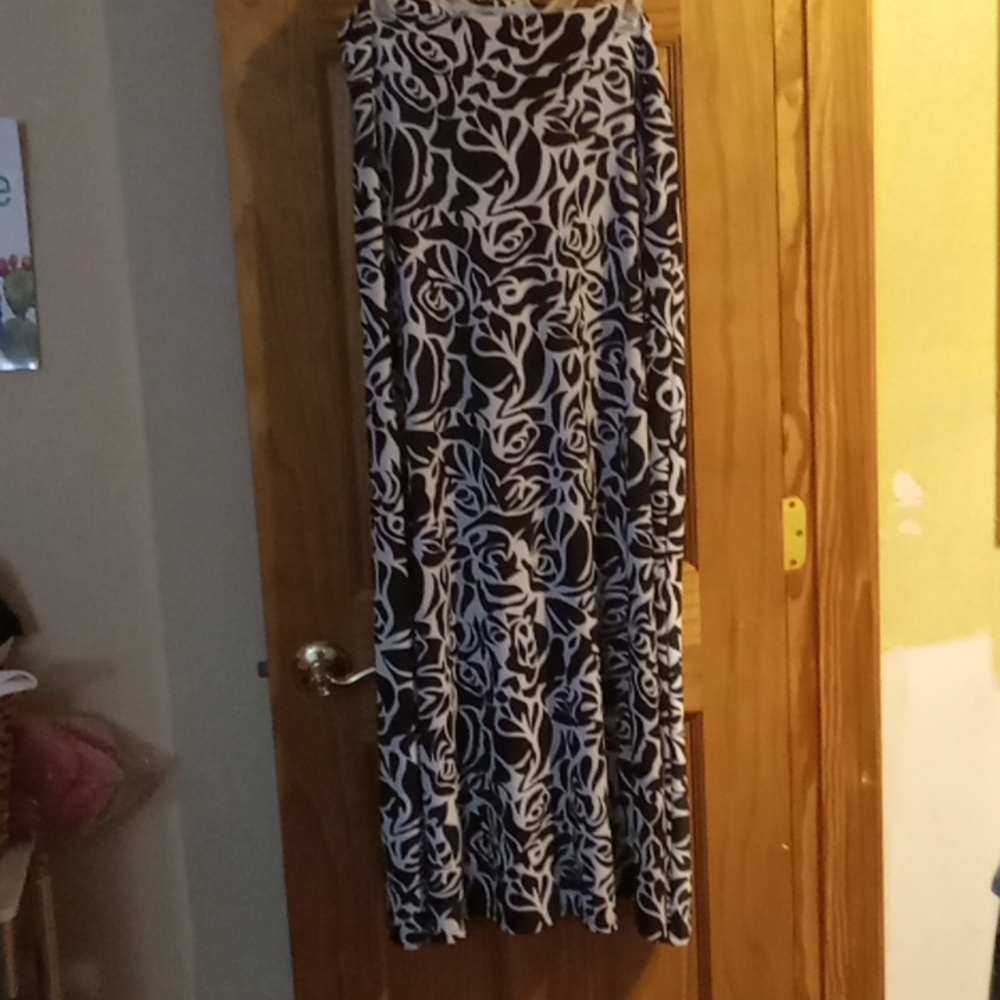 Black & white maxi skirt